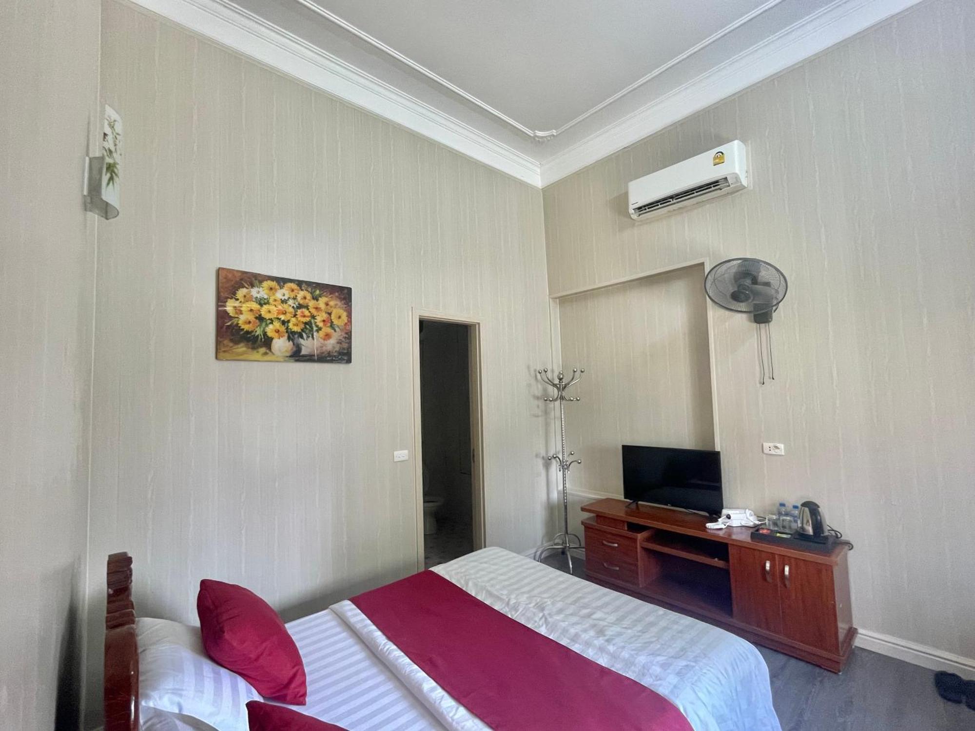 Bach Dai Dung Hotel ハティン エクステリア 写真